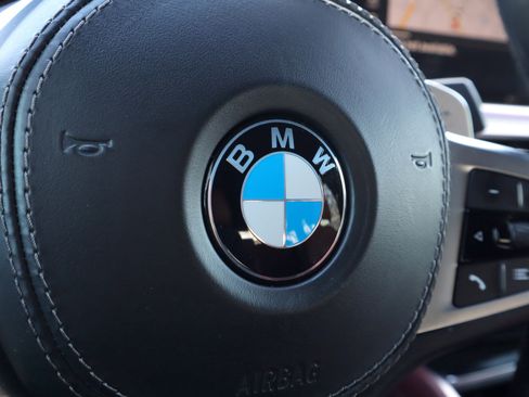 Used 2022 BMW X6 M50i w/ Executive Package image 29