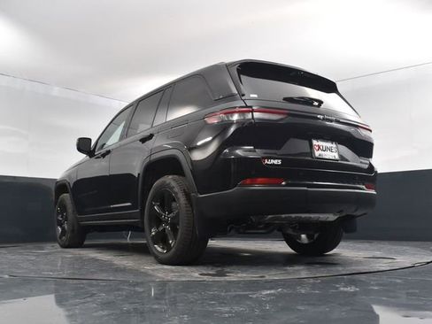 New 2025 Jeep Grand Cherokee Limited image 49