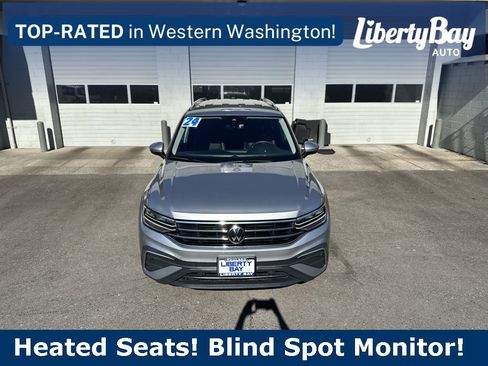 Used 2024 Volkswagen Tiguan SE image 3