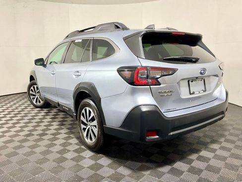 Used 2023 Subaru Outback Premium AWD/4WD image 12