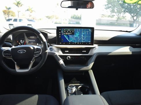 Used 2025 Ford Explorer Active image 13