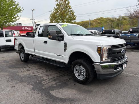 Used 2019 Ford F250 XL w/ XL Value Package AWD/4WD image 4