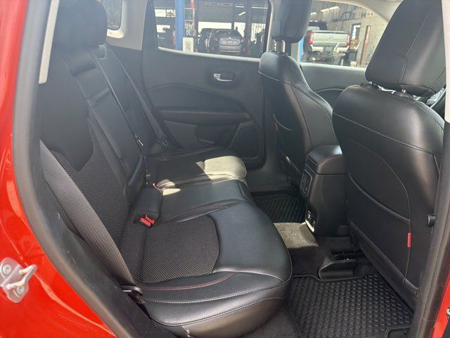 Used 2018 Jeep Compass Trailhawk w/ Navigation Group AWD/4WD image 23