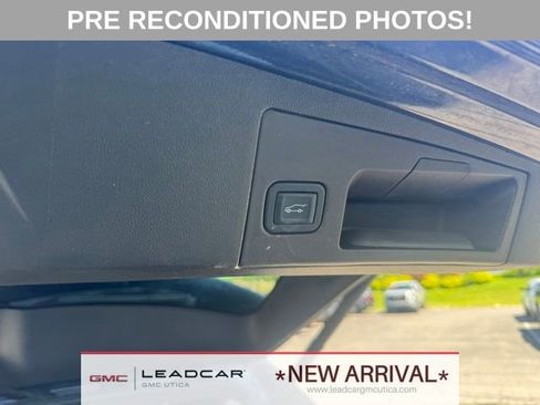 Used 2023 Cadillac XT5 Sportv w/ Platinum Package AWD/4WD image 17
