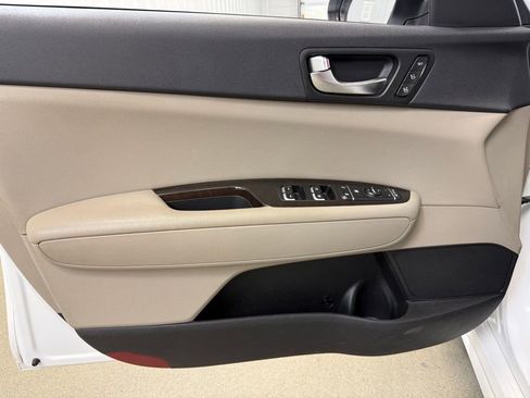 Used 2017 Kia Optima EX w/ Premium Package image 23