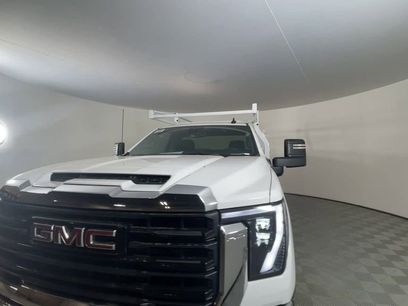 New 2025 GMC Sierra 2500 Pro w/ Convenience Package