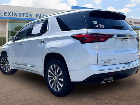 Used 2022 Chevrolet Traverse Premier image 3