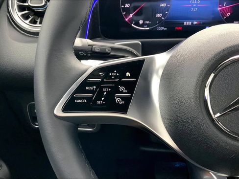 Certified 2024 Mercedes-Benz GLB 250 image 21