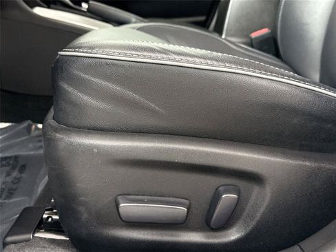 Used 2017 Toyota Corolla XLE w/ Carpet Mat Package (TMS) FWD image 28