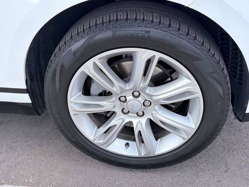 Used 2023 Land Rover Range Rover Velar R-Dynamic S image 4