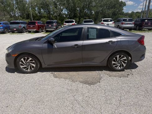Used 2018 Honda Civic EX image 6