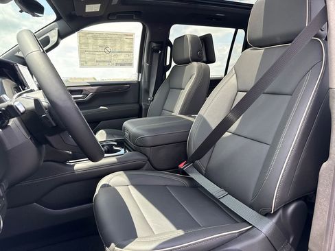 New 2026 GMC Yukon XL Elevation w/ Elevation Premium Package AWD/4WD image 17