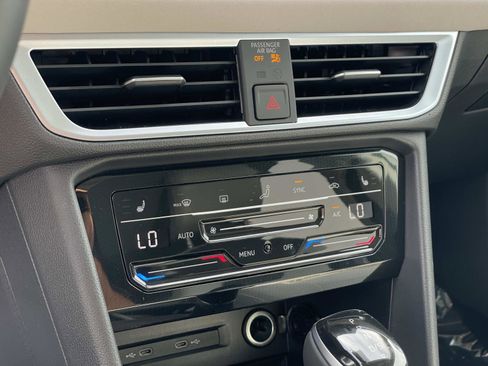 New 2025 Volkswagen Taos SE image 13