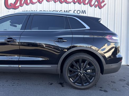 Used 2022 Lincoln Nautilus Reserve w/ Equipment Group 201A image 2