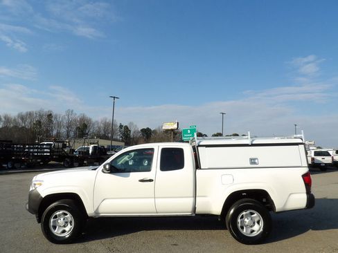 Used 2021 Toyota Tacoma SR image 60