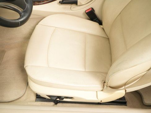 Used 2010 BMW 328i Convertible RWD image 32