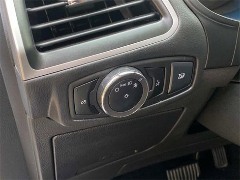 Used 2023 Ford Edge SE w/ Black Appearance Package image 16