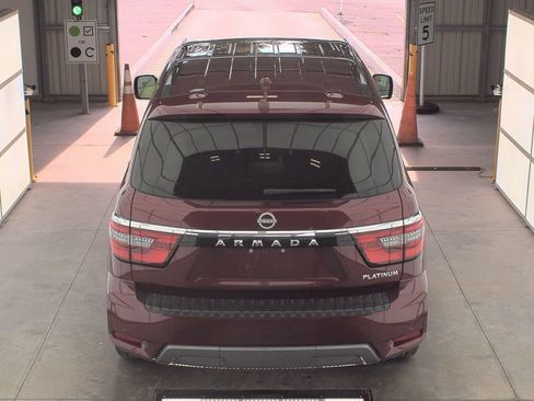 Used 2024 Nissan Armada Platinum w/ Captain's Chairs Package RWD image 2