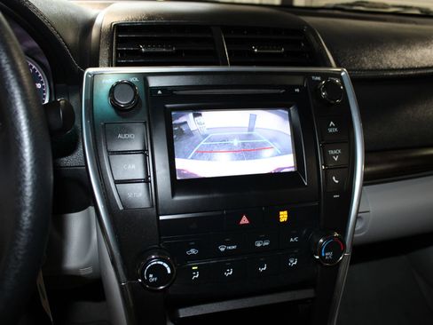 Used 2016 Toyota Camry LE FWD image 16