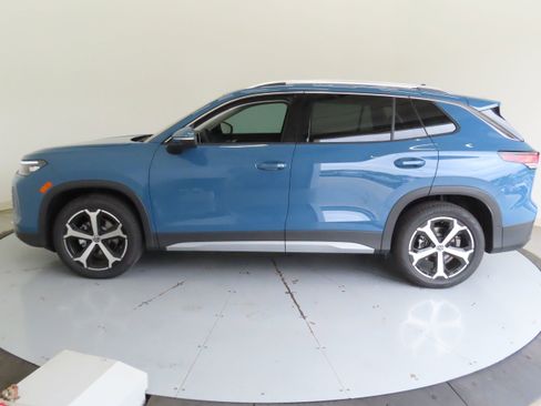 New 2026 Volkswagen Tiguan SE FWD image 8