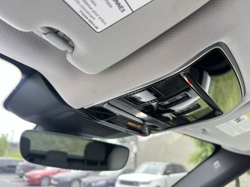 Used 2023 Land Rover Range Rover Sport SE AWD/4WD image 19