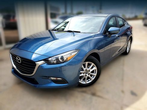 Used 2017 MAZDA MAZDA3 Sport w/ Preferred Equipment Package FWD image 6