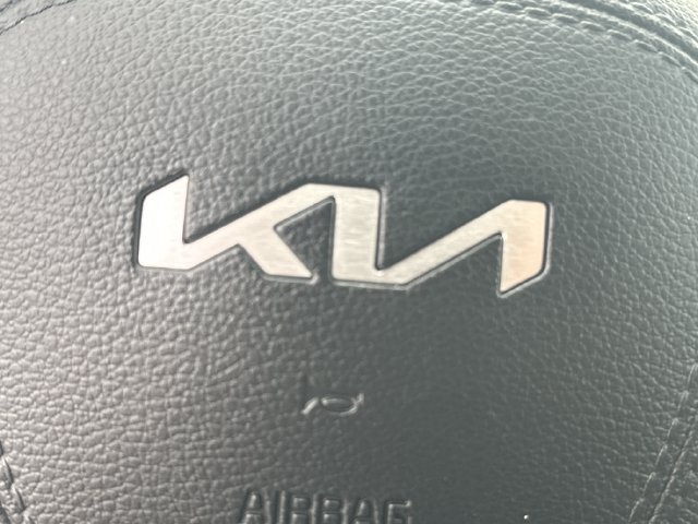 Used 2023 Kia Telluride S AWD/4WD image 19