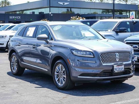 Certified 2023 Lincoln Nautilus AWD image 3