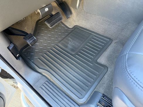 Used 2007 Chevrolet Silverado 2500 LT w/ Heavy-Duty Power Package image 60