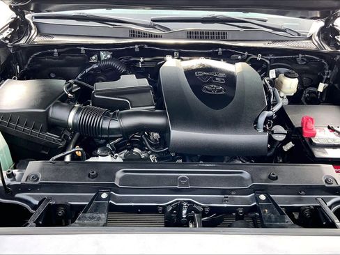 Used 2022 Toyota Tacoma SR5 image 31