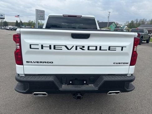 New 2026 Chevrolet Silverado 1500 Custom Trail Boss w/ LPO, Dark Essentials Package AWD/4WD image 4