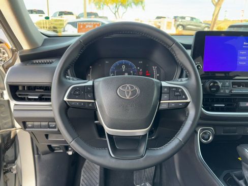 Certified 2025 Toyota Grand Highlander AWD image 21