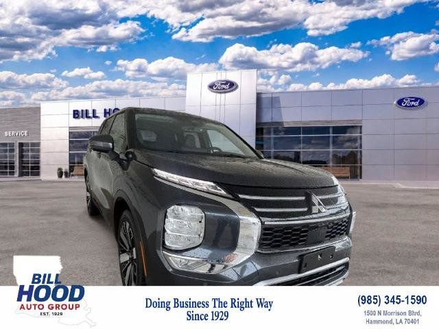 Used 2025 Mitsubishi Outlander SE FWD image 1