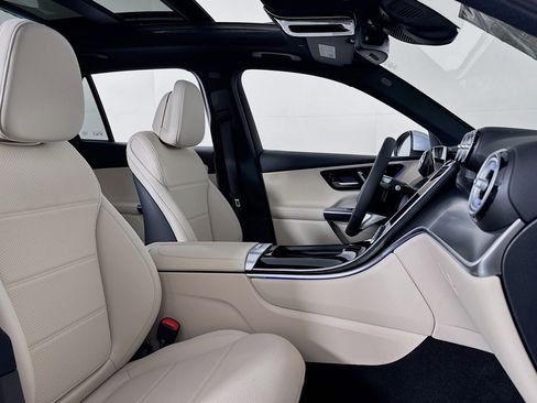 New 2026 Mercedes-Benz GLC 300 image 6