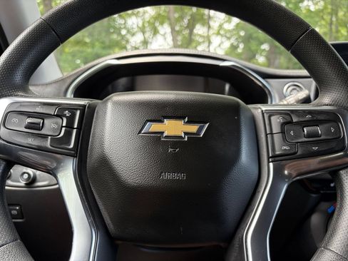 Used 2025 Chevrolet Blazer LT FWD image 29