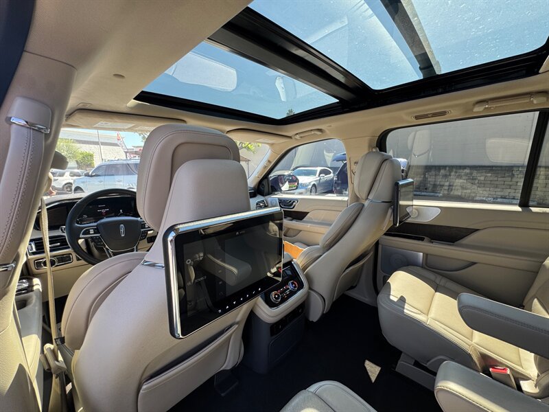 Used 2020 Lincoln Navigator L Reserve w/ Luxury Package AWD/4WD image 30