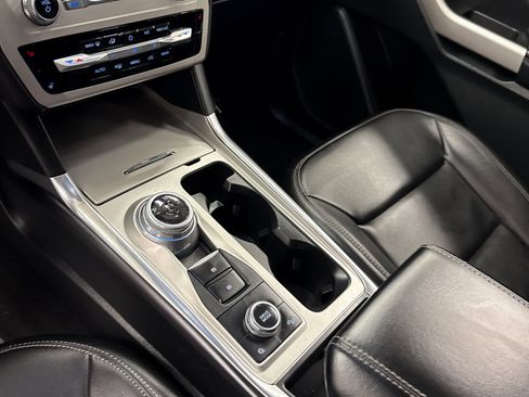 Used 2023 Ford Explorer XLT w/ Equipment Group 202A image 9