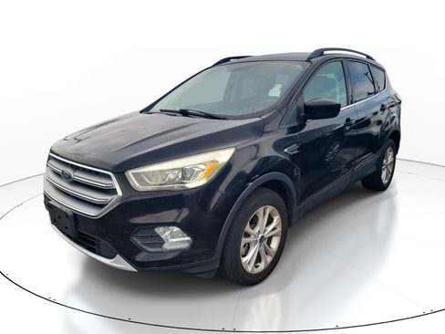 Used 2017 Ford Escape SE w/ Equipment Group 201A AWD/4WD image 3