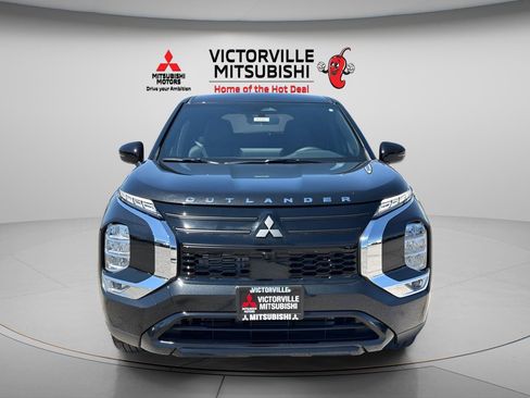 New 2026 Mitsubishi Outlander LE FWD image 2