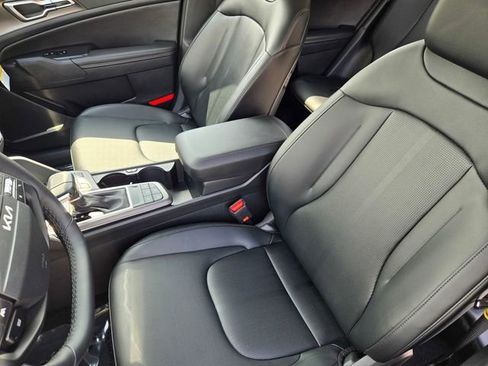 New 2026 Kia Sportage EX FWD image 17