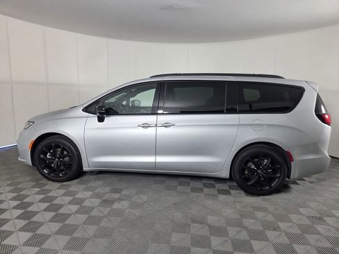 New 2026 Chrysler Pacifica Select w/ S Appearance Package FWD image 6