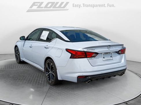 Used 2024 Nissan Altima 2.5 SR w/ SR Premium Package FWD image 5