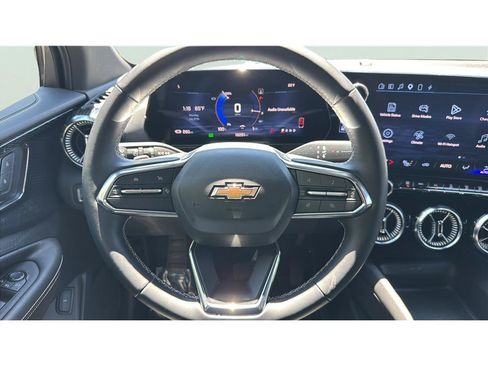 Used 2024 Chevrolet Blazer EV LT AWD/4WD image 25