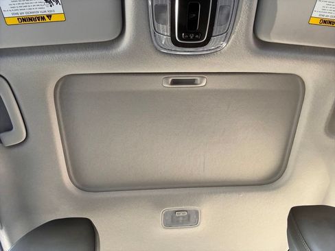 Used 2025 Hyundai Elantra Limited FWD image 40