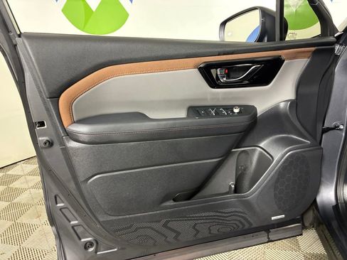 Used 2025 Subaru Forester Sport image 23