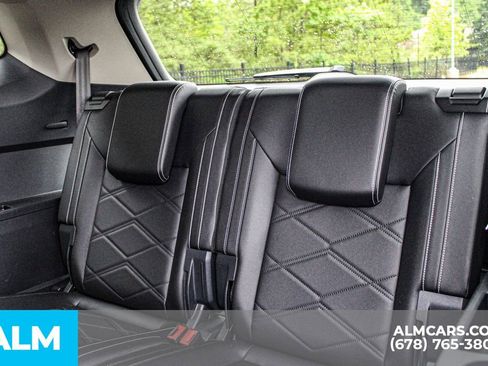Used 2025 Volkswagen Atlas SE FWD image 19