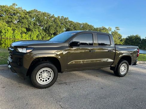 Used 2024 Chevrolet Colorado W/T w/ WT Convenience Package II RWD image 2