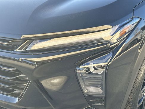 Certified 2025 Chevrolet Trax ACTIV w/ Sunroof Package image 11