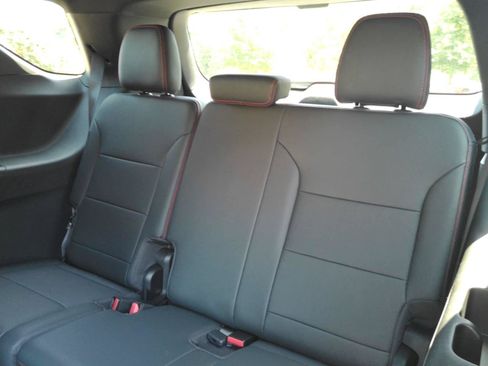Certified 2024 Chevrolet Traverse RS w/ LPO, Floor Liner Package AWD/4WD image 16