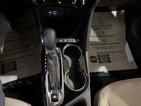 Used 2025 Buick Encore GX Sport Touring FWD image 21